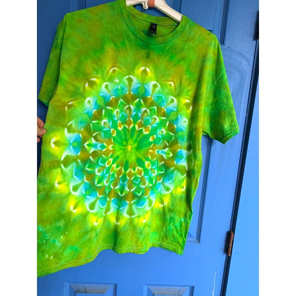 tie dyed t-shirt XL men's mandala
